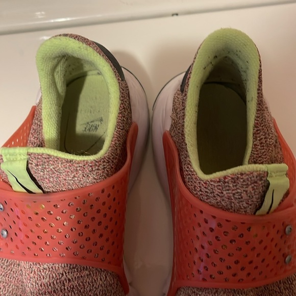 Nike’s - Picture 6 of 6